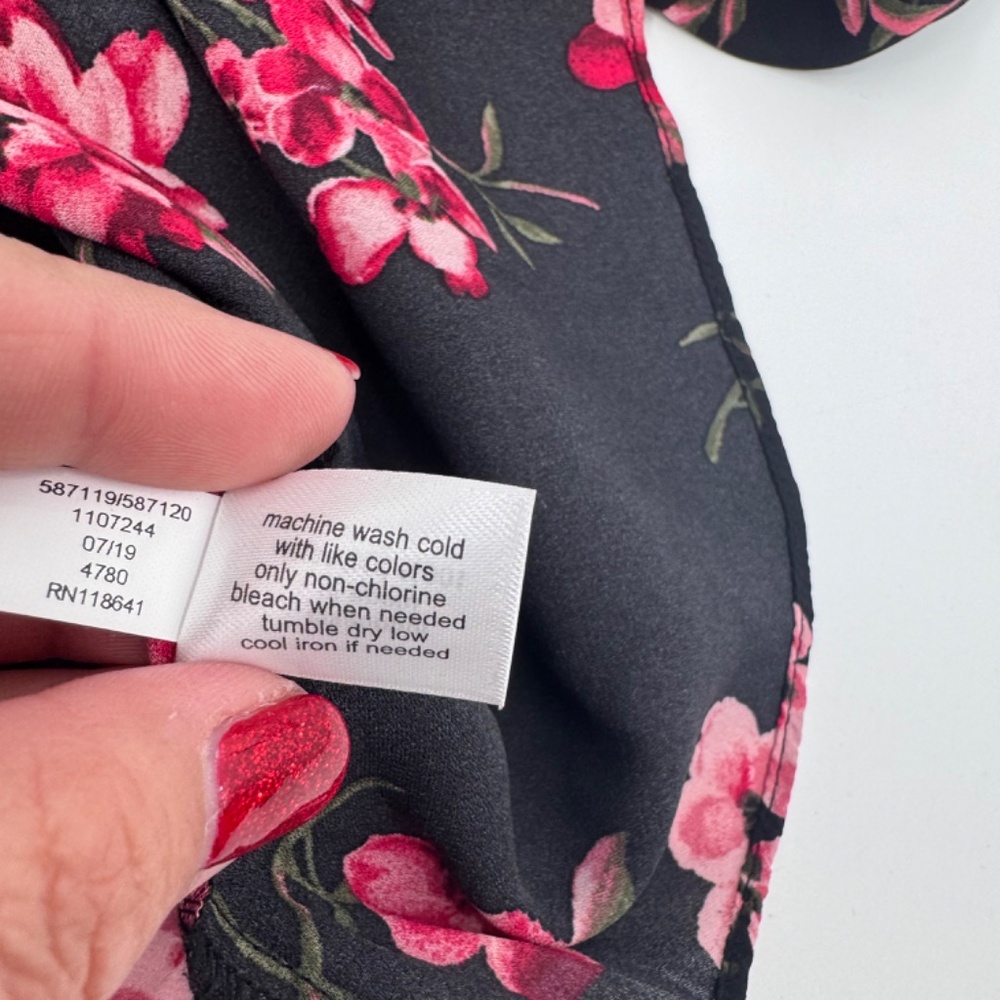 Lane Bryant Top Women 16 NEW Black Pink Floral V Neck Sheer Lightweight Peasant - Picture 10 of 12